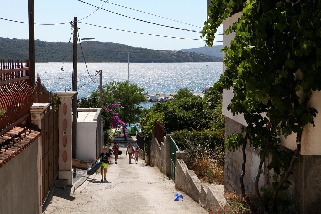 Apartments Jasmin Trogir Buitenkant foto
