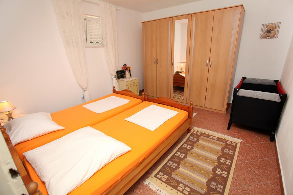 Apartments Jasmin Trogir Buitenkant foto