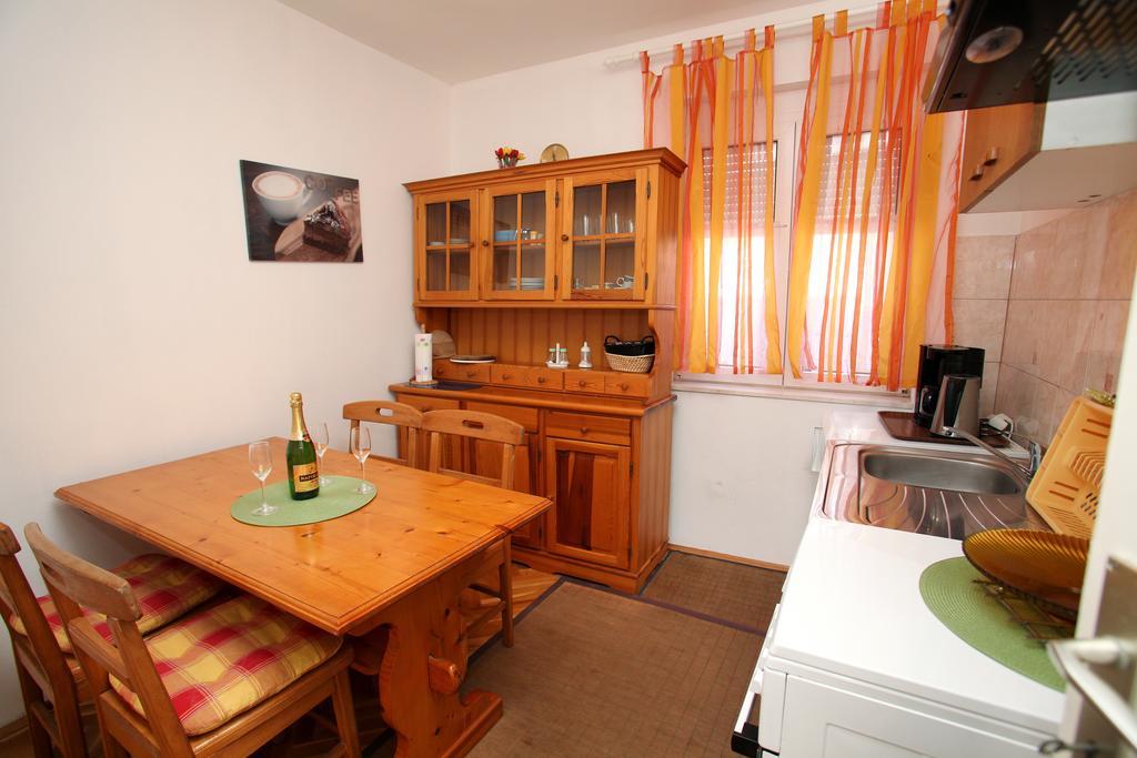 Apartments Jasmin Trogir Buitenkant foto