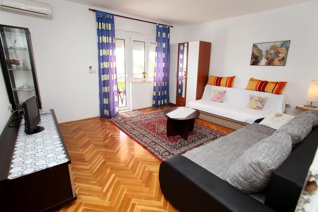 Apartments Jasmin Trogir Buitenkant foto